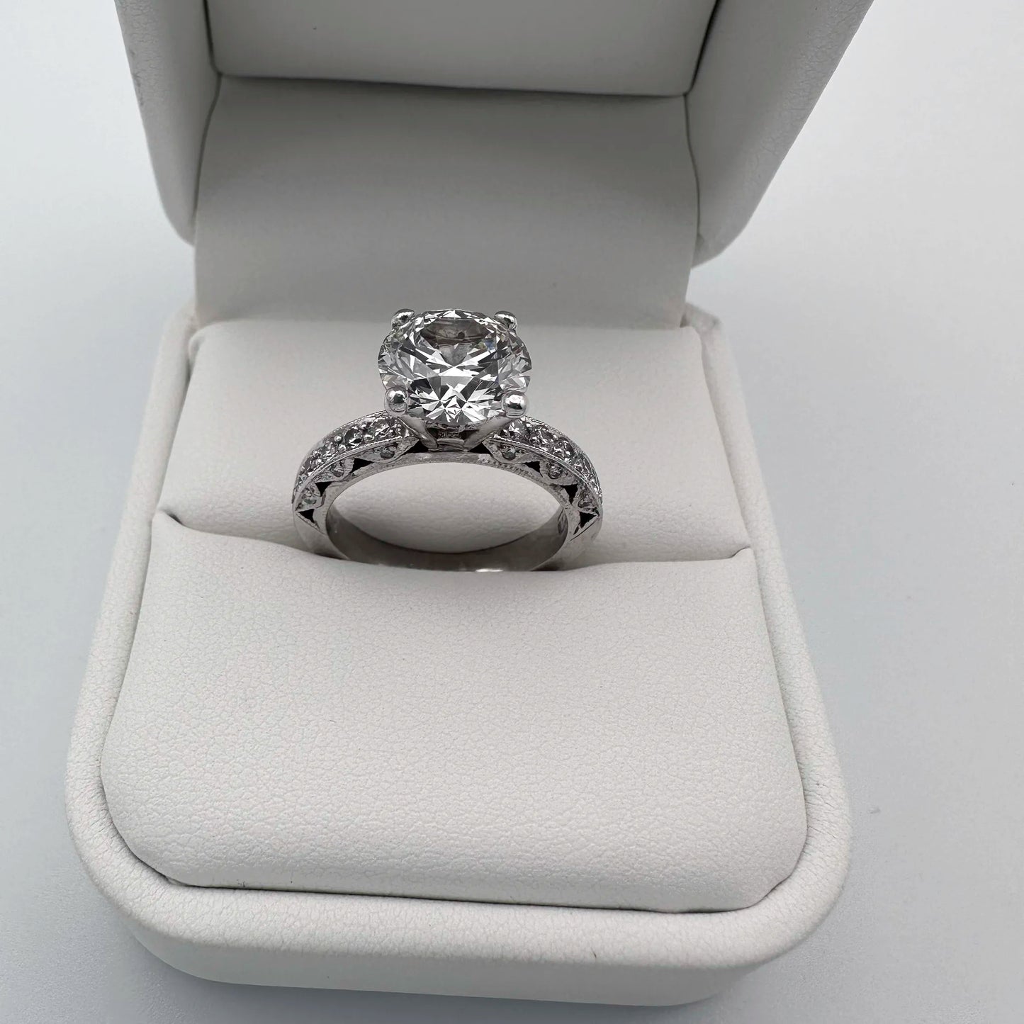 Round 2.67ct Center F VS1 18K White Gold Rhodium-plated Size 6 Engagement Ring IGI LG589305268