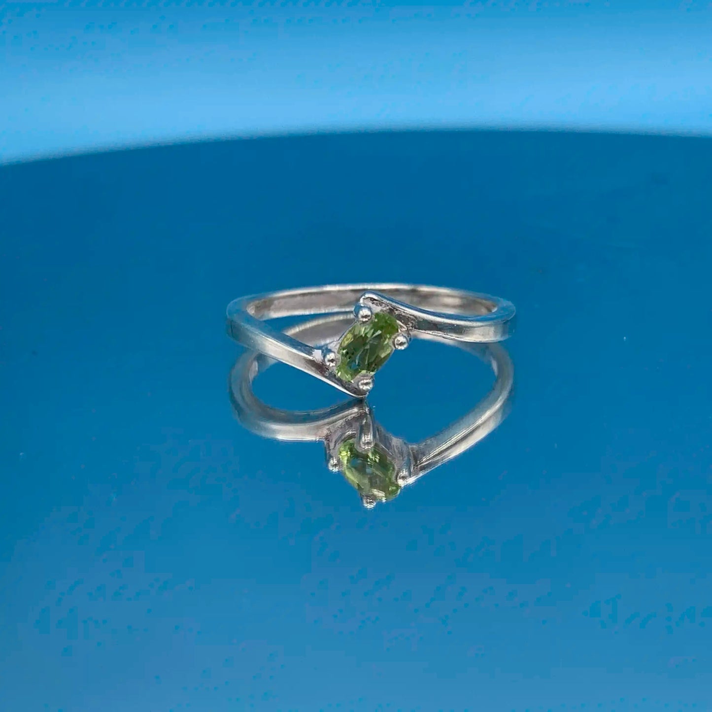 Vintage Sterling Silver-Peridot Ring - Hand-Me-Diamonds