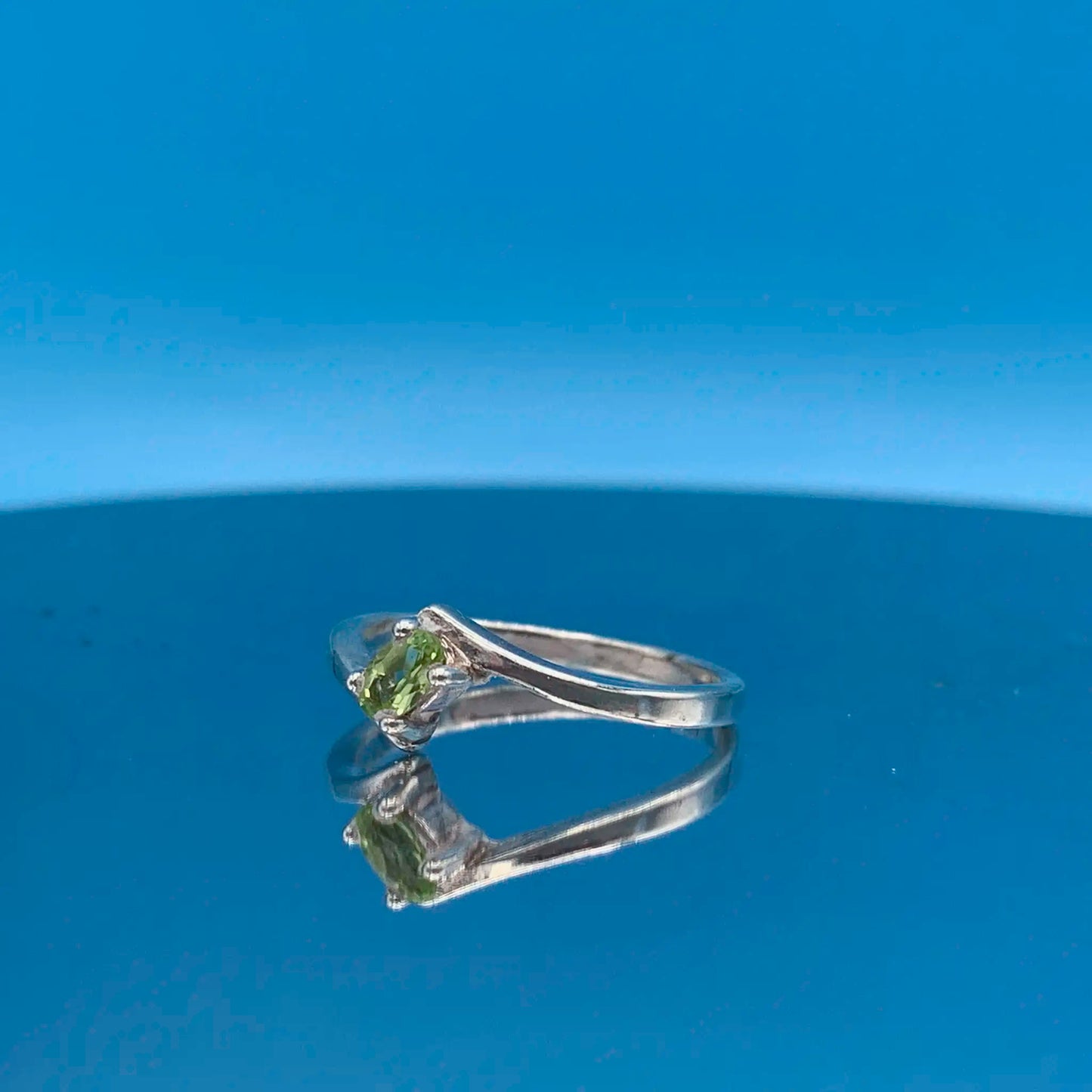Vintage Sterling Silver-Peridot Ring - Hand-Me-Diamonds