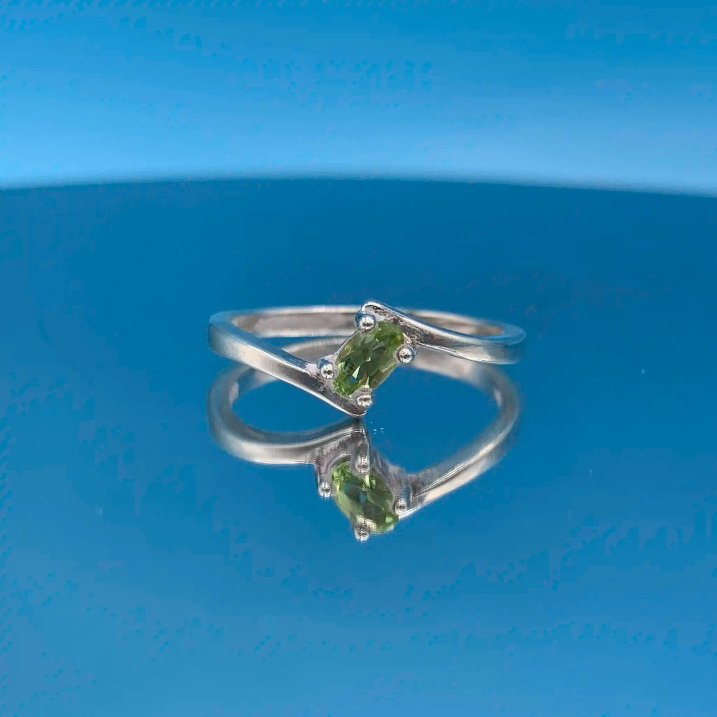 Vintage Sterling Silver-Peridot Ring - Hand-Me-Diamonds