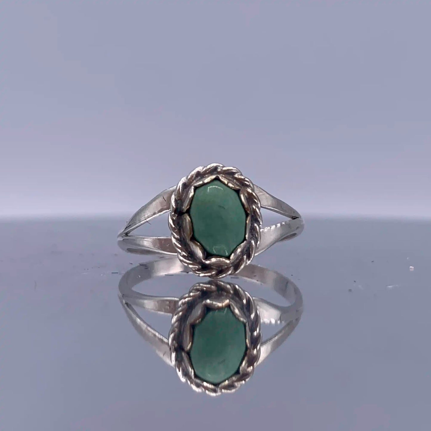 Navajo Vintage-SouthWestern Sterling Silver and Turquoise Ring - Hand-Me-Diamonds