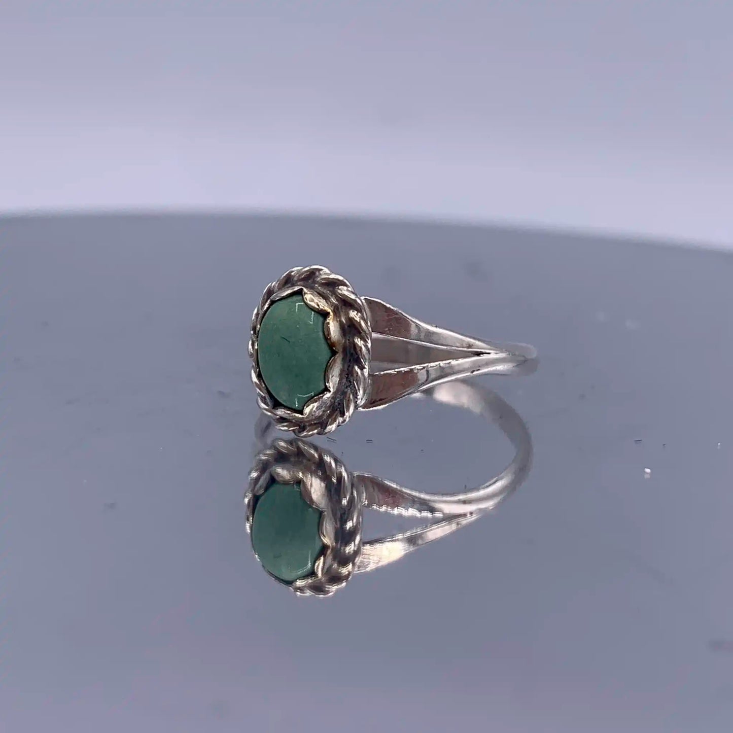 Navajo Vintage-SouthWestern Sterling Silver and Turquoise Ring - Hand-Me-Diamonds