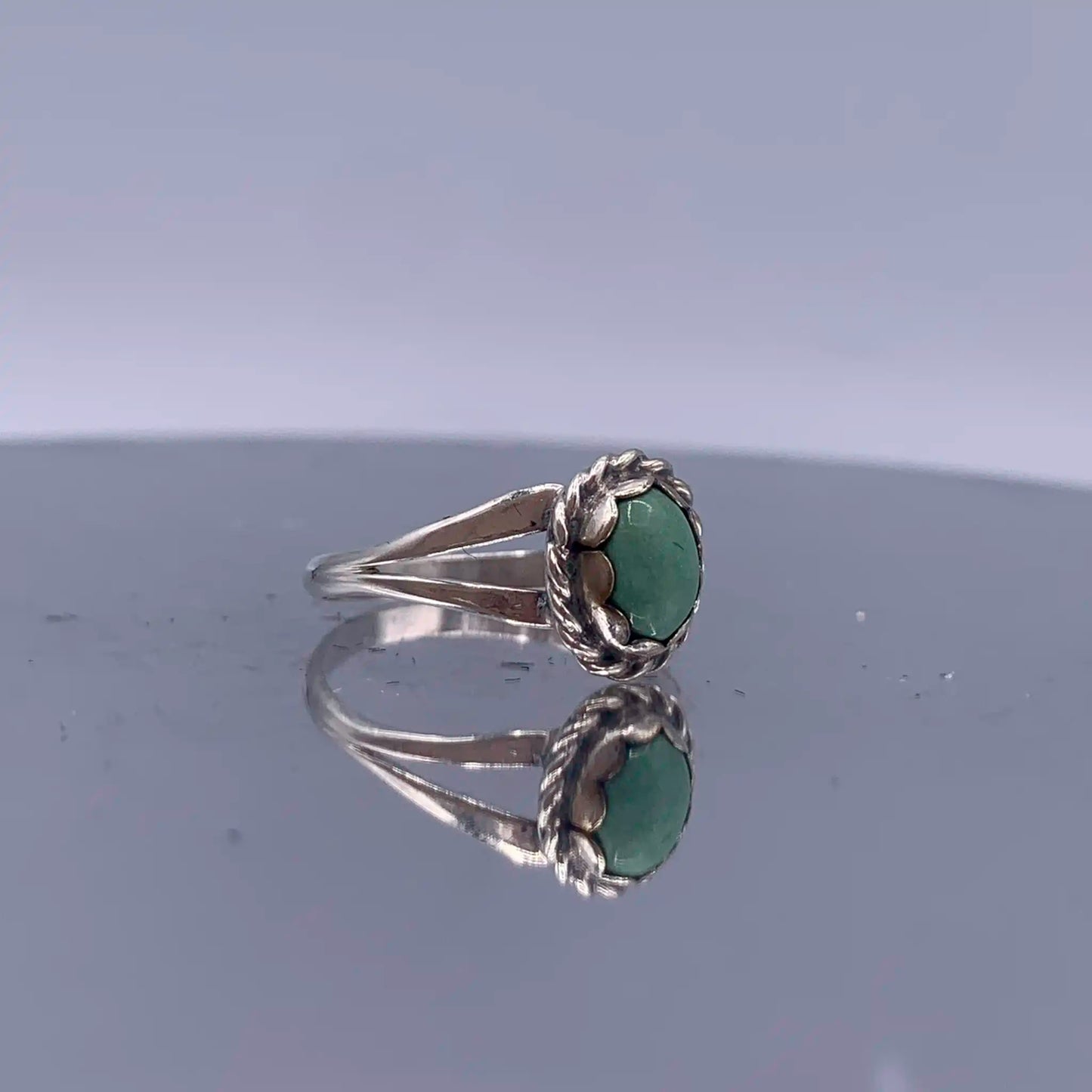Navajo Vintage-SouthWestern Sterling Silver and Turquoise Ring - Hand-Me-Diamonds