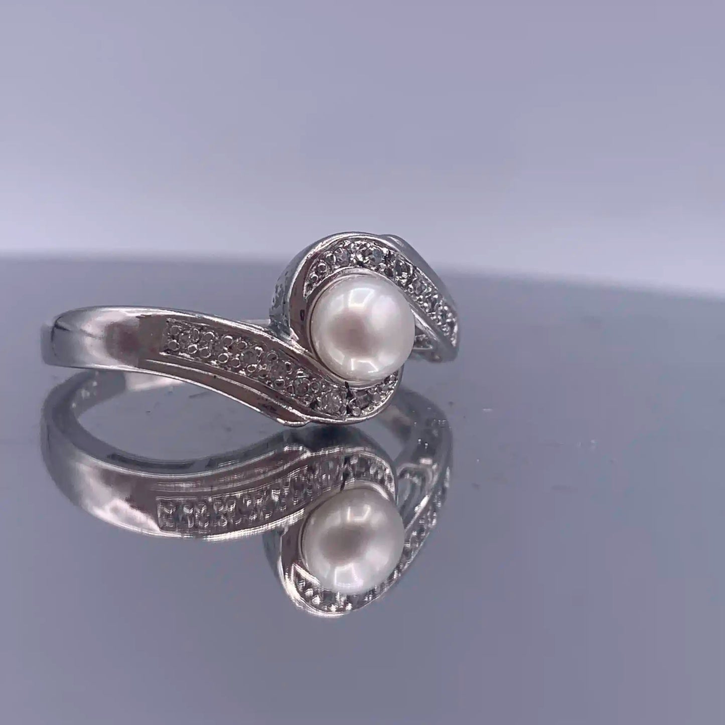 Vintage Sterling-Silver Pearl Ring - Hand-Me-Diamonds