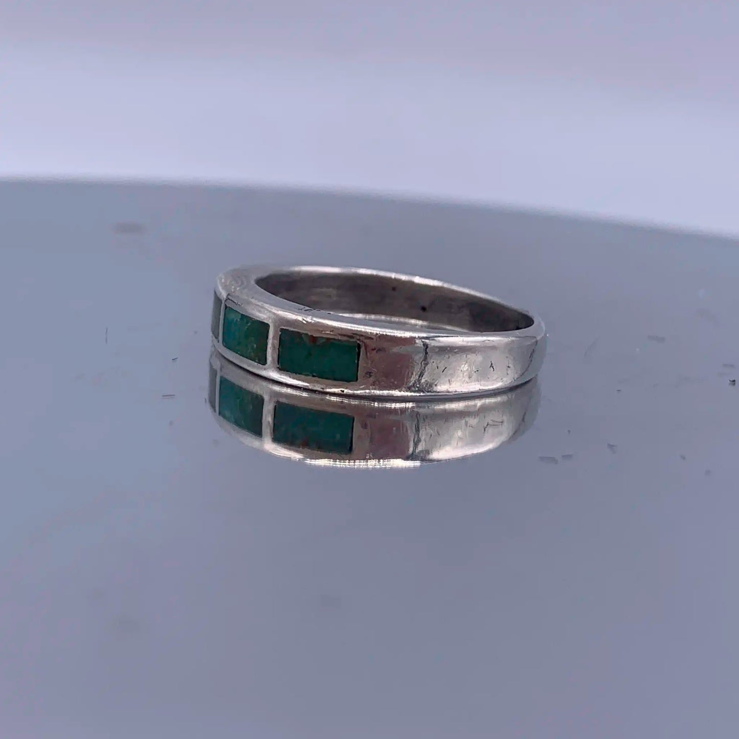 Vintage Navajo-SouthWestern Sterling Silver Turquoise Ring - Hand-Me-Diamonds