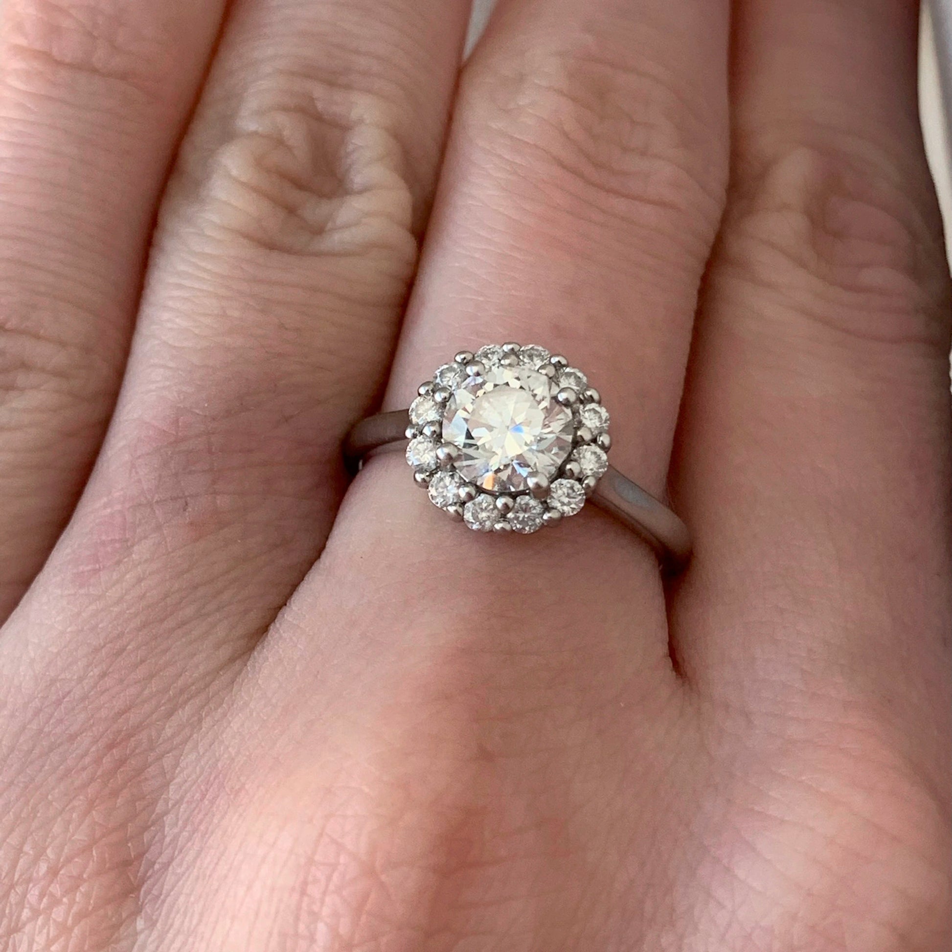 Platinum 1.29CTW Round-Brilliant Diamond Engagement Ring - VVS2 - J - Hand-Me-Diamonds