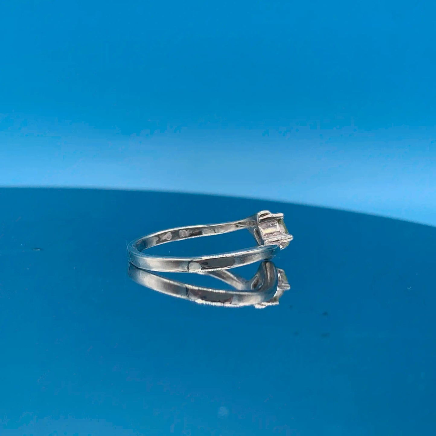 Vintage Sterling Silver-Peridot Ring - Hand-Me-Diamonds