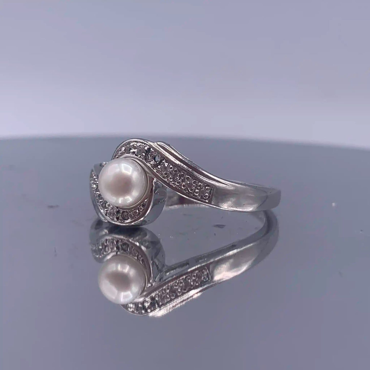 Vintage Sterling-Silver Pearl Ring - Hand-Me-Diamonds