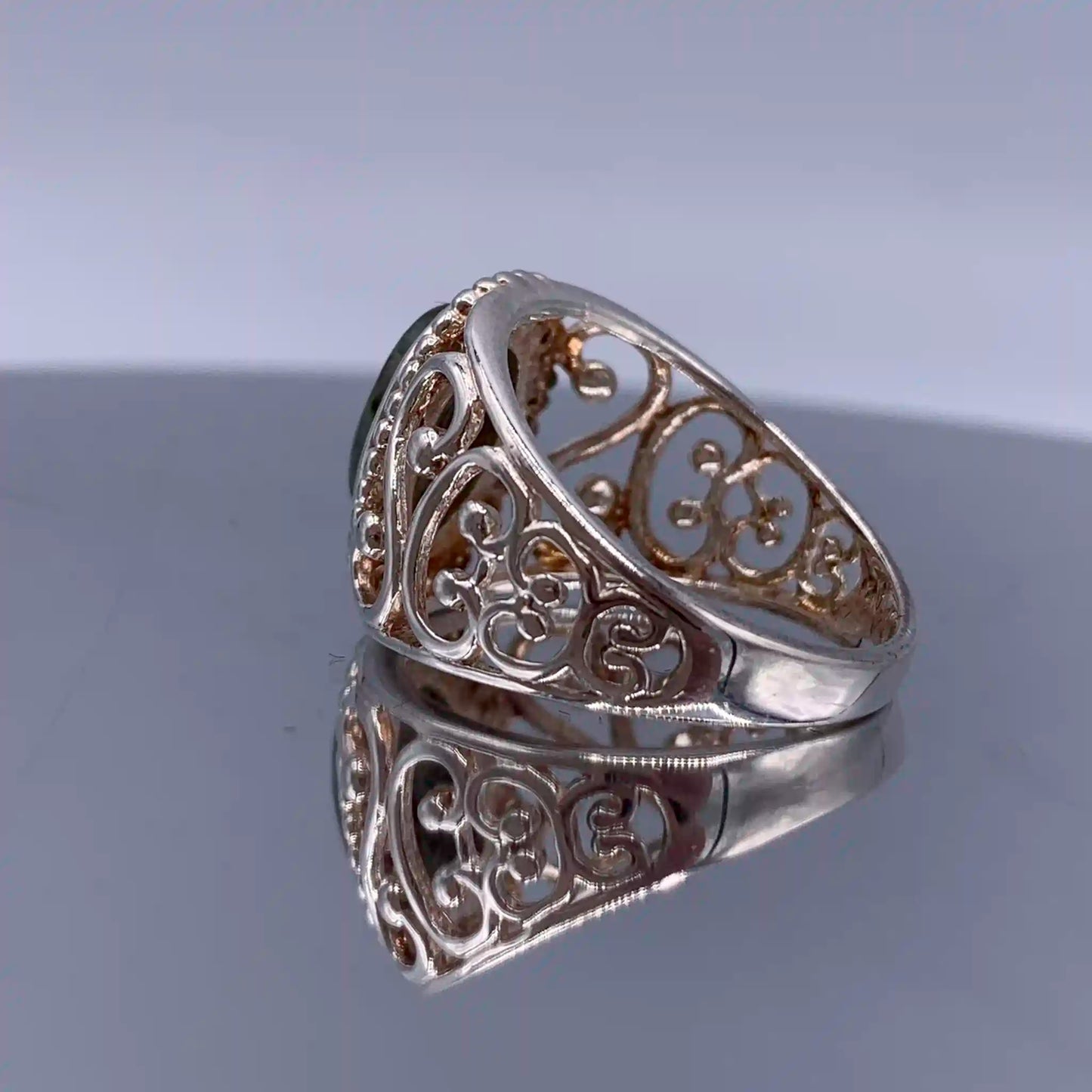 Vintage Sterling-Silver Leopardskin Jasper Cabochon Open-Work Ring - Hand-Me-Diamonds