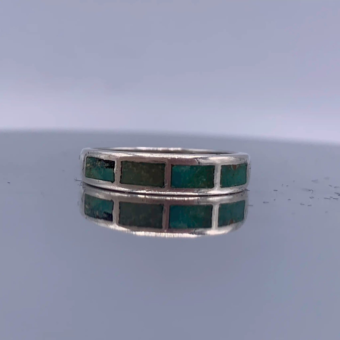 Vintage Navajo-SouthWestern Sterling Silver Turquoise Ring - Hand-Me-Diamonds